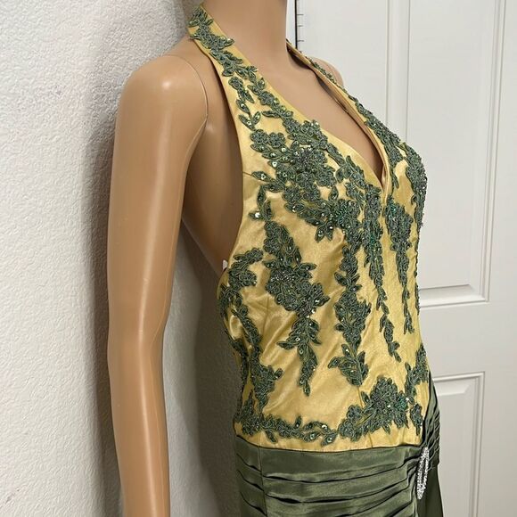 F.I.E.S.T.A FASHION Dress Sz Medium Formal Floral Embroided Beaded Sequin Gown - Picture 4 of 17